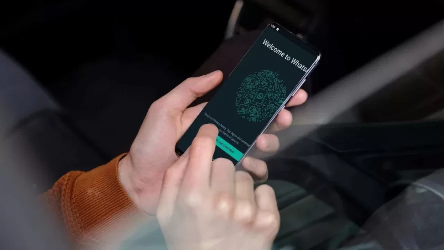 WhatsApp-checking-for-new-notification-error_4d470f76dc99e18ad75087b1b8410ea9.webp
