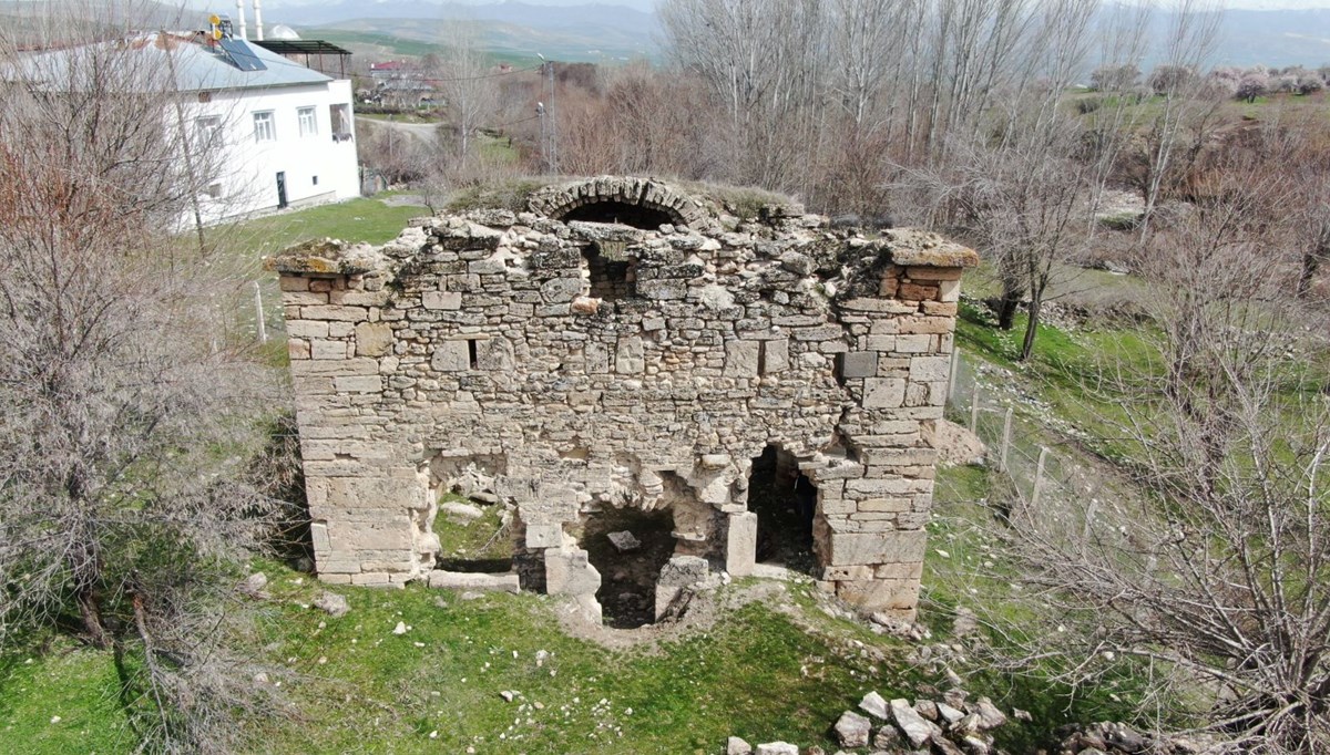 Bin 200 yıllık tarihi eser, zamana direniyor