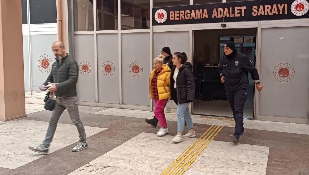 İzmir'de fuhuş evine baskın