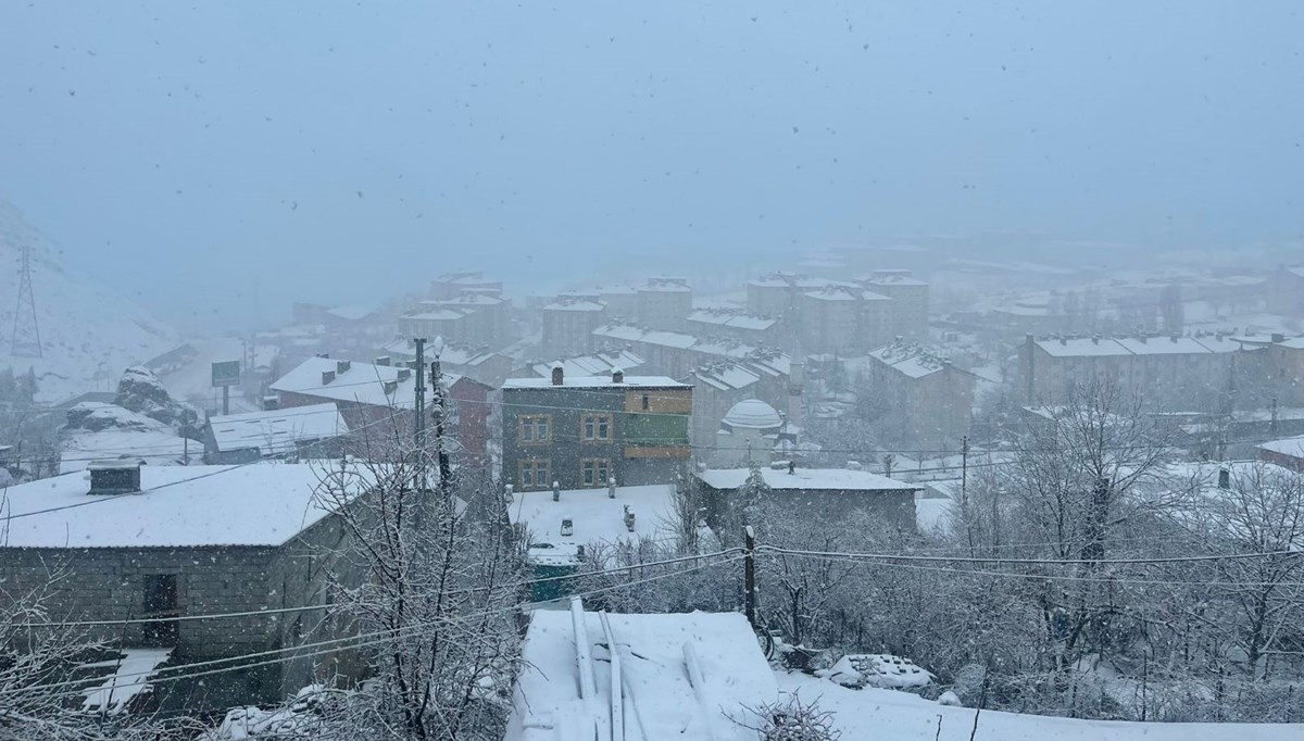 Hakkari'de eğitim-öğretime bir gün ara verildi