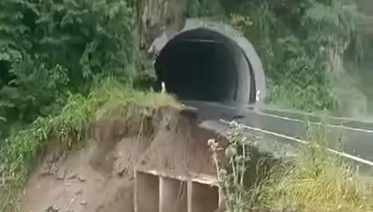 Ordu'da heyelan | Tünel girişinde yol çöktü