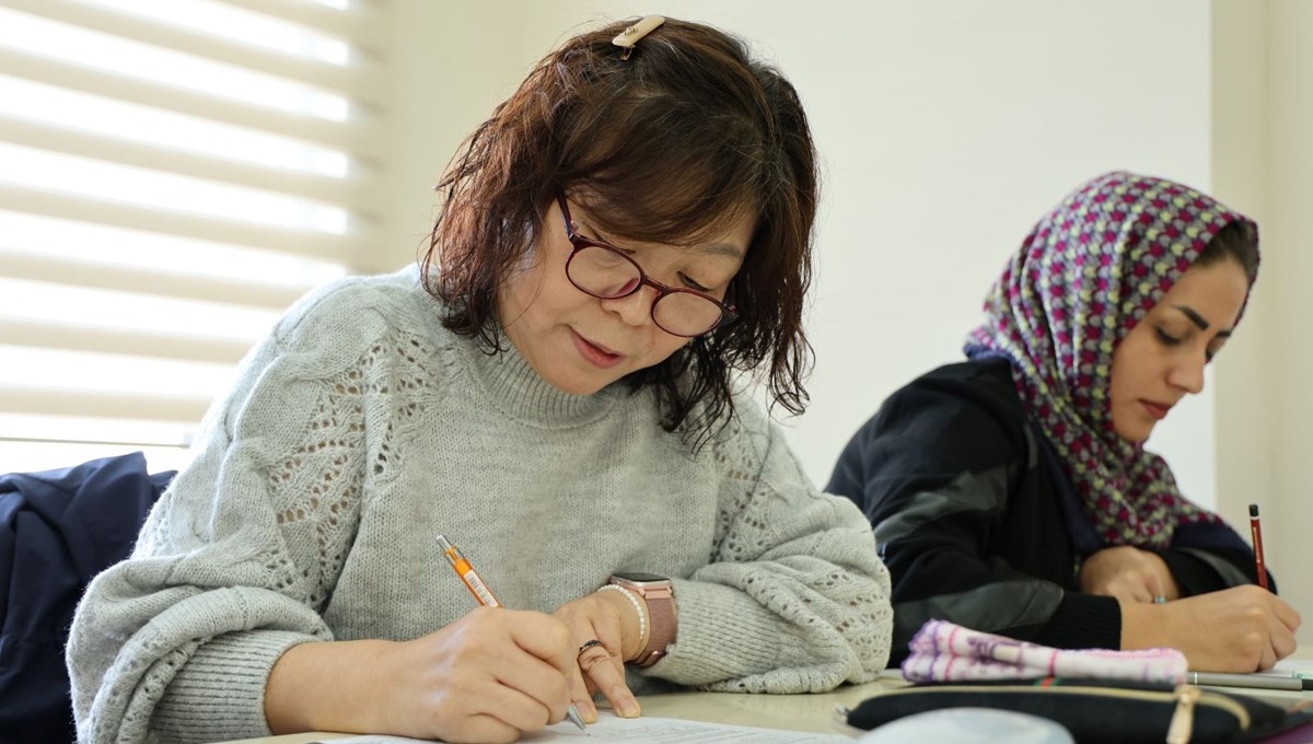 Türkiye’yi gezen Güney Koreli kadın, Diyarbakır’da yaşamak için Türkçe öğreniyor