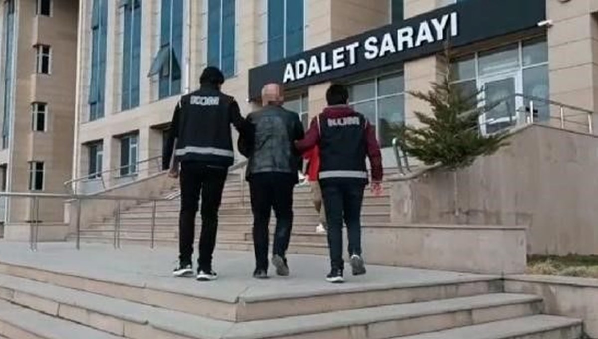 Adıyaman'da yıkılan sitenin müteahhidi İran'a gitmeye çalışırken yakalandı