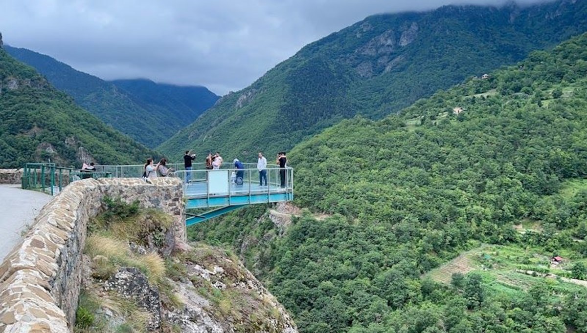 Artvin'de feci ölüm: 220 metrelik seyir terasından düştü