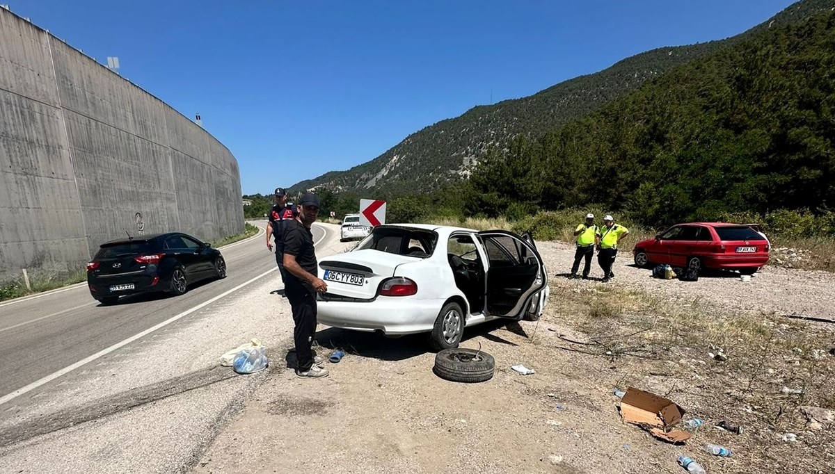 Tokat'ta otomobil istinat duvarına çarptı: 3 kişi yaralandı