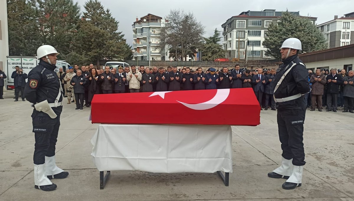 TEM’deki kazada şehit olan 13 yıllık polis son yolculuğuna uğurlandı