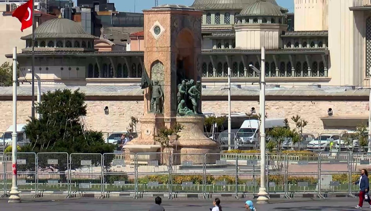 İstanbul’da Taksim Meydanı ve bazı metro istasyonları kapatıldı