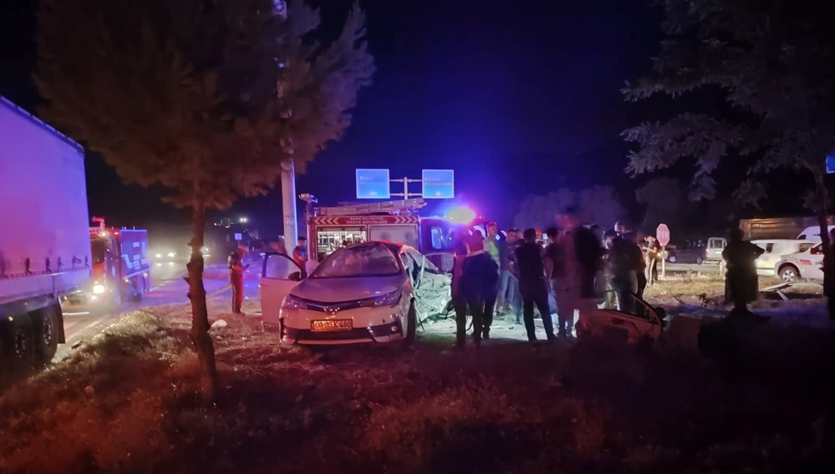 Adıyaman'da TIR ile otomobil çarpıştı, 1 kişi öldü 3 kişi yaralandı