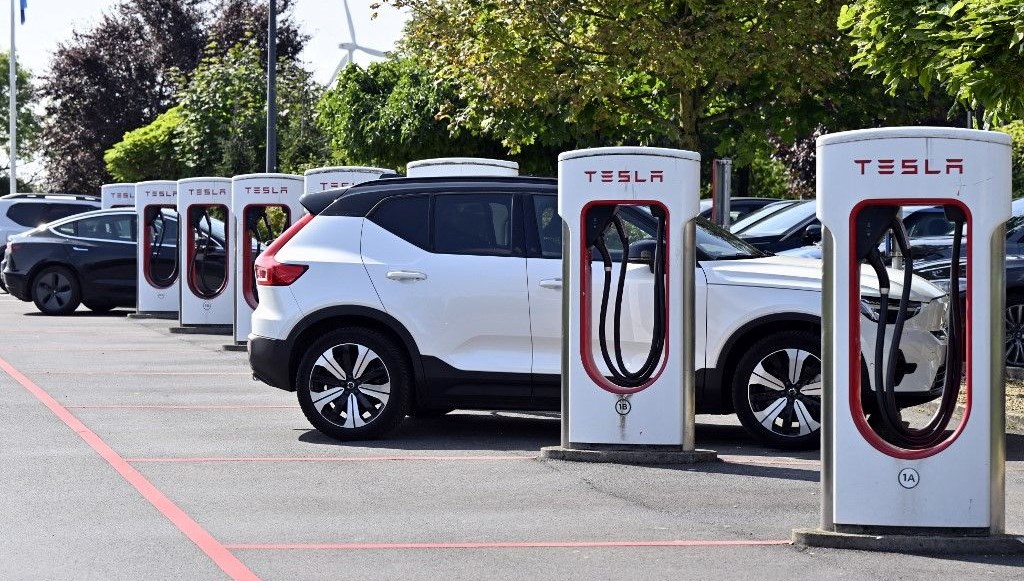 Tarihi değişim: Norveç'te elektrikli otomobil sayısı benzinliyi geride bıraktı