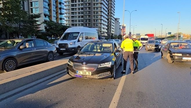 Usulsüz çakar ve siren denetiminde sürücülere para cezası