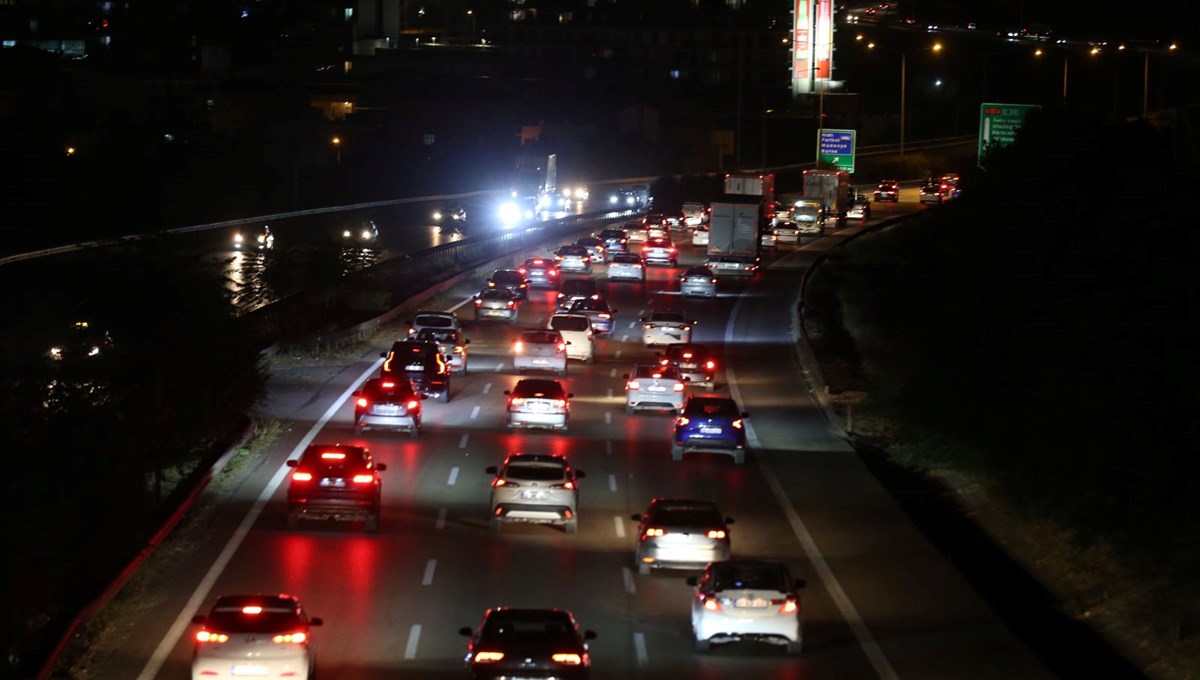 İstanbul-İzmir Otoyolu'nda bayram yoğunluğu