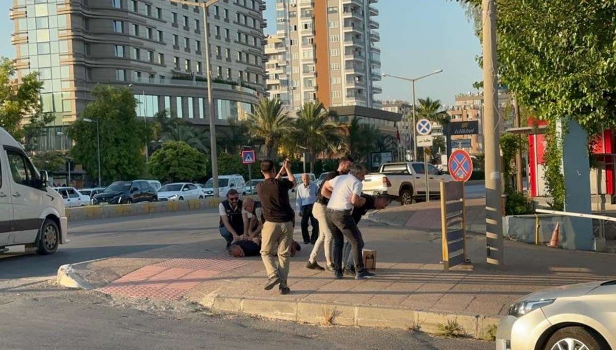 Sivil polislerden kargo merkezi önünde suçüstü (Uyuşturucuyu kargoyla gönderdiler)