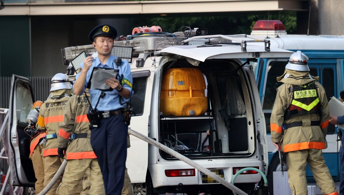 Japonya'da iktidar partisi alarmda! Başbakanlık Ofisi'ne molotoflu saldırı