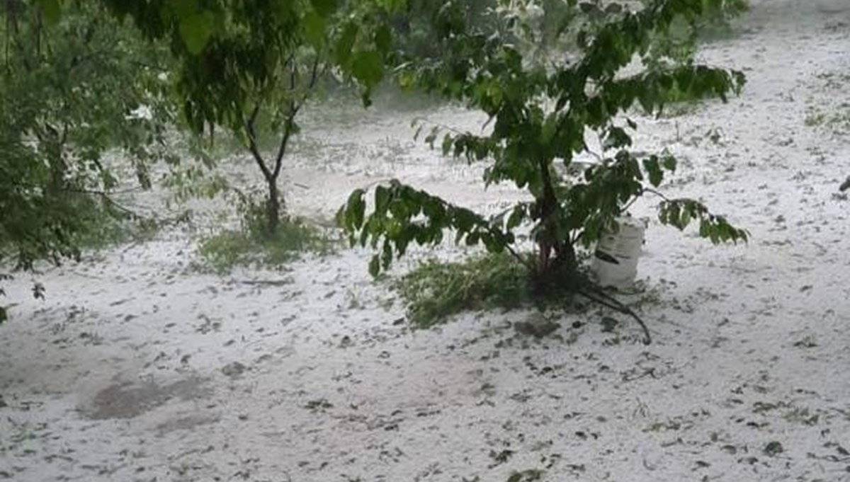 Denizli'de sağanak ve dolu hayatı olumsuz etkiledi