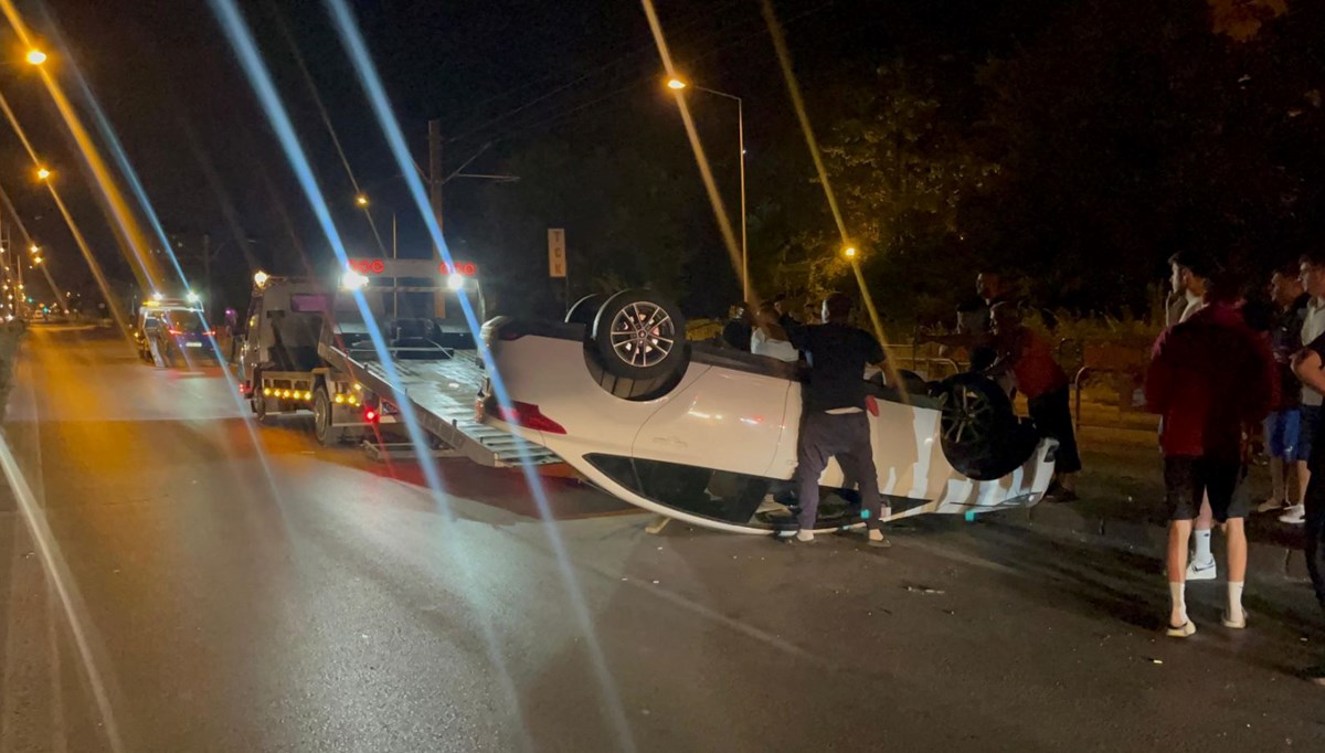 Emniyet kemeri takılı olan sürücü takla atan araçtan yara almadan kurtuldu