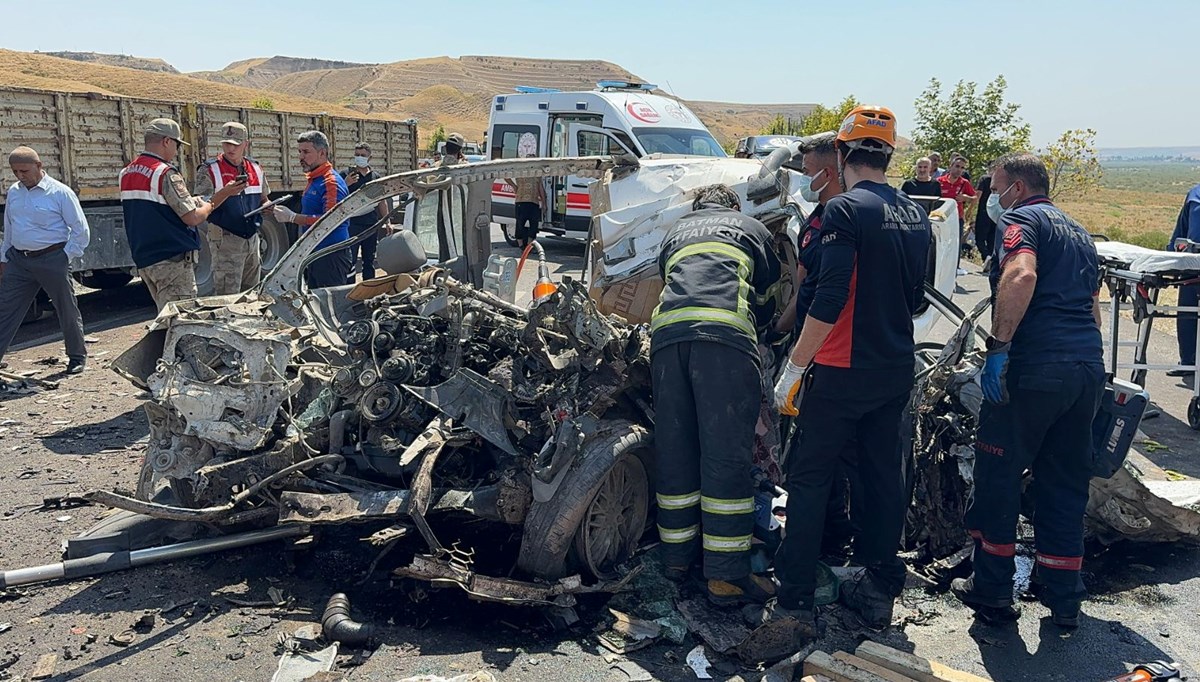 Düğün yolunda feci kaza: Aynı aileden 4 ölü