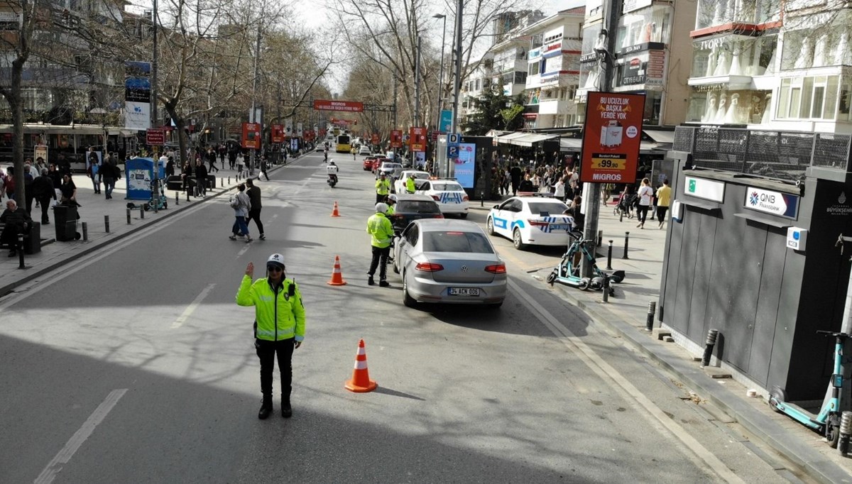 Kadıköy’de 9 saatte 82 araç trafikten men edildi