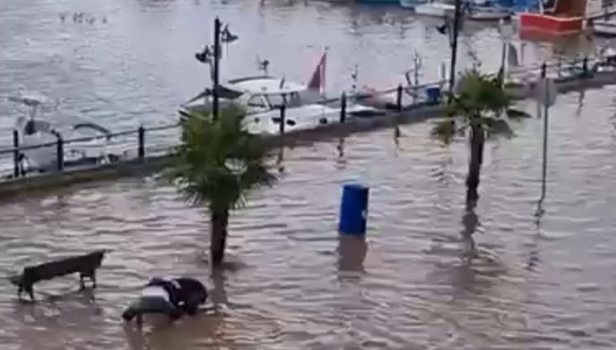 Bursa'daki sağanak hayatı felç etti