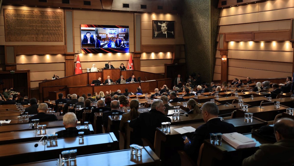 İBB'nin 11 ilçedeki taşınmaz satışına Meclis'ten onay çıktı