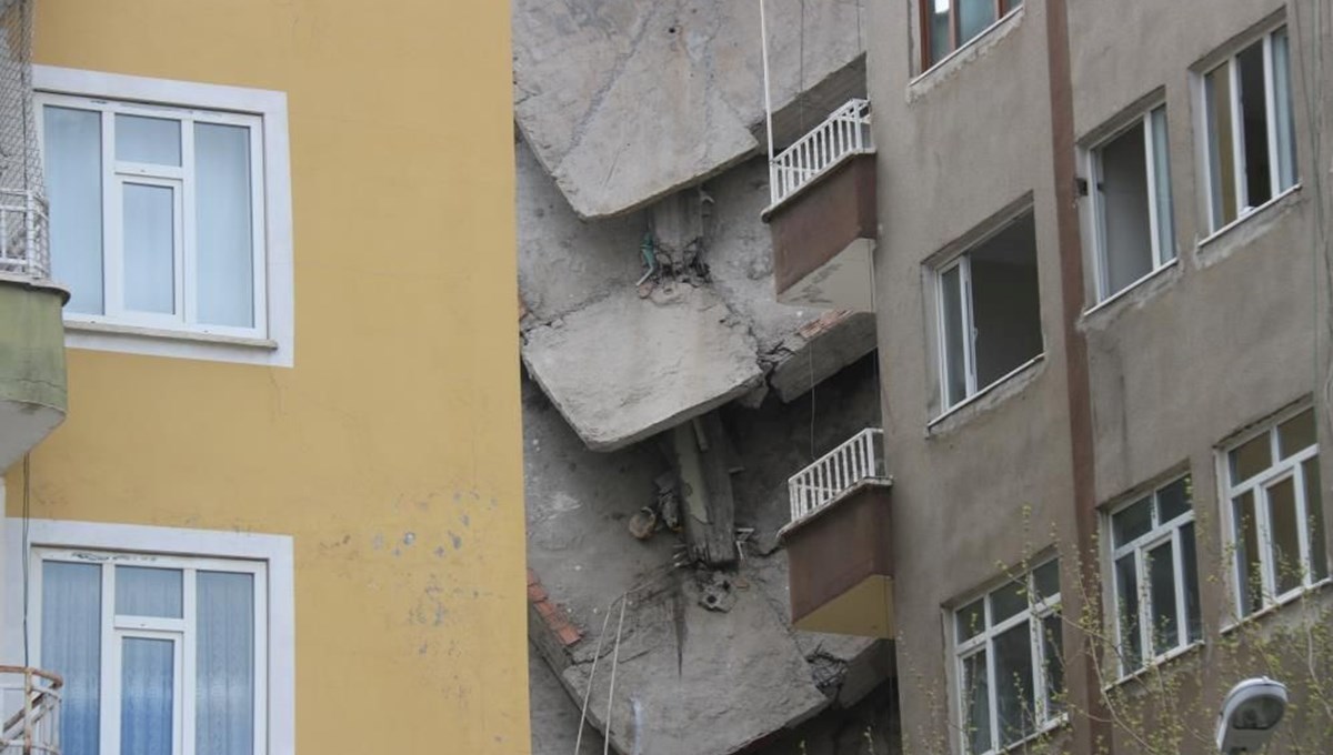 Diyarbakır'da ağır hasarlı binada çökme