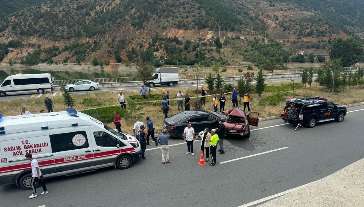 Gümüşhane'de trafik kazasında bir çift öldü, 2 kişi yaralandı