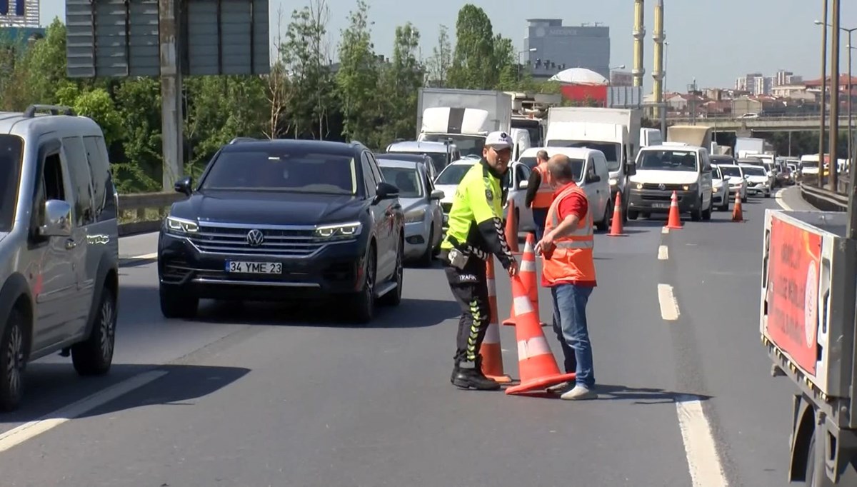 Esenler'de zincirleme kaza: Trafik durma noktasına geldi