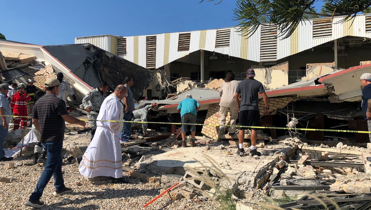 Meksika'da kilise çatısı çöktü: 9 ölü, 50 yaralı