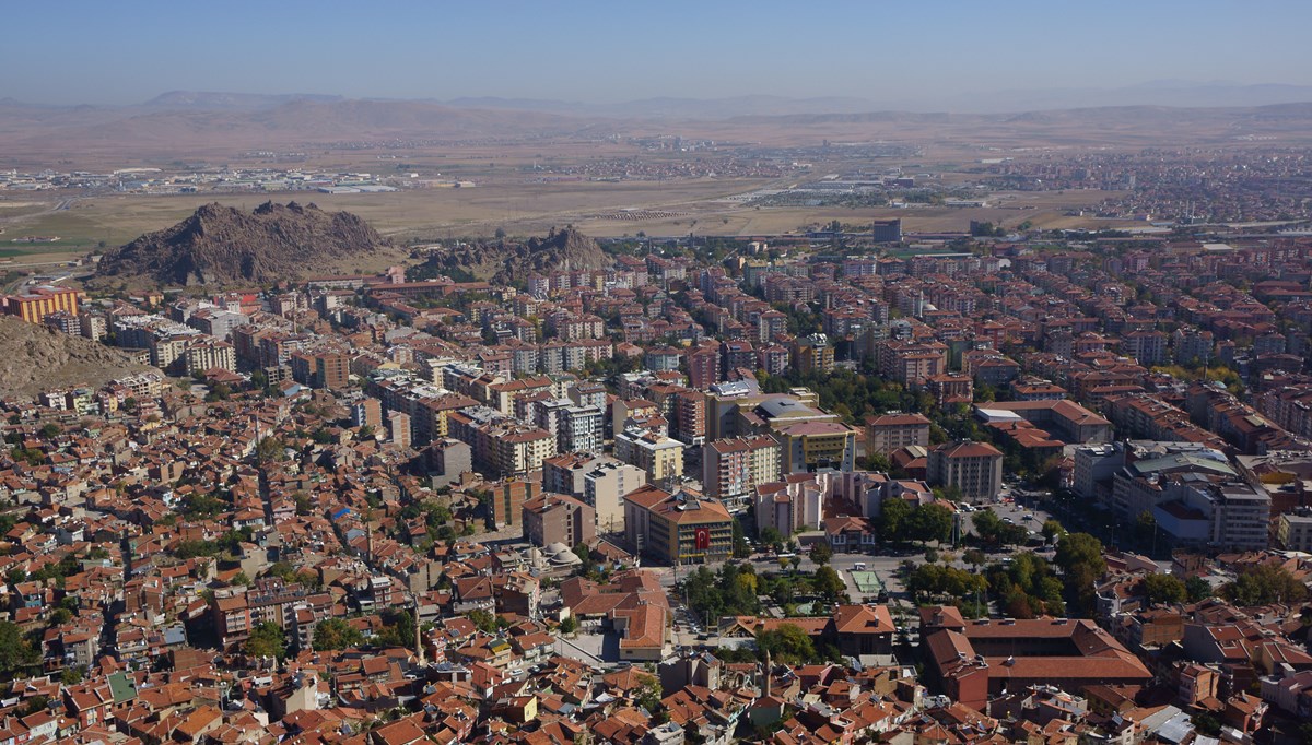 Afyonkarahisar'da bıçaklı kavgada 1 kişi ağır yaralandı