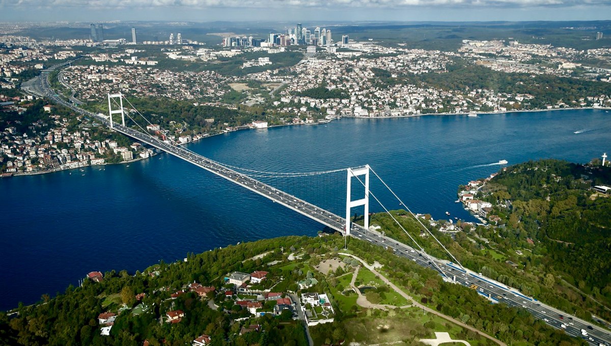 İstanbul Boğazı’nda gemi trafiğine yat yarışı düzenlemesi