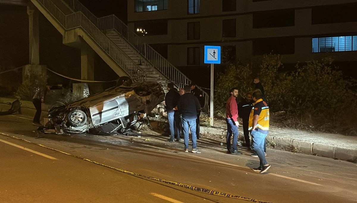 Bayburt'ta kaza: Devrilen otomobilin sürücüsü hayatını kaybetti