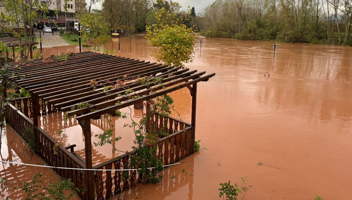 Bartın Irmağı'nda su seviyesi 5 metre yükseldi