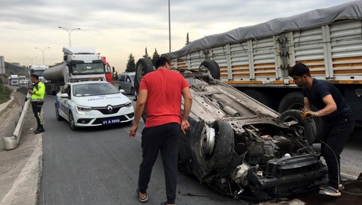 TEM’de kontrolden çıkan araç takla attı: 3 yaralı