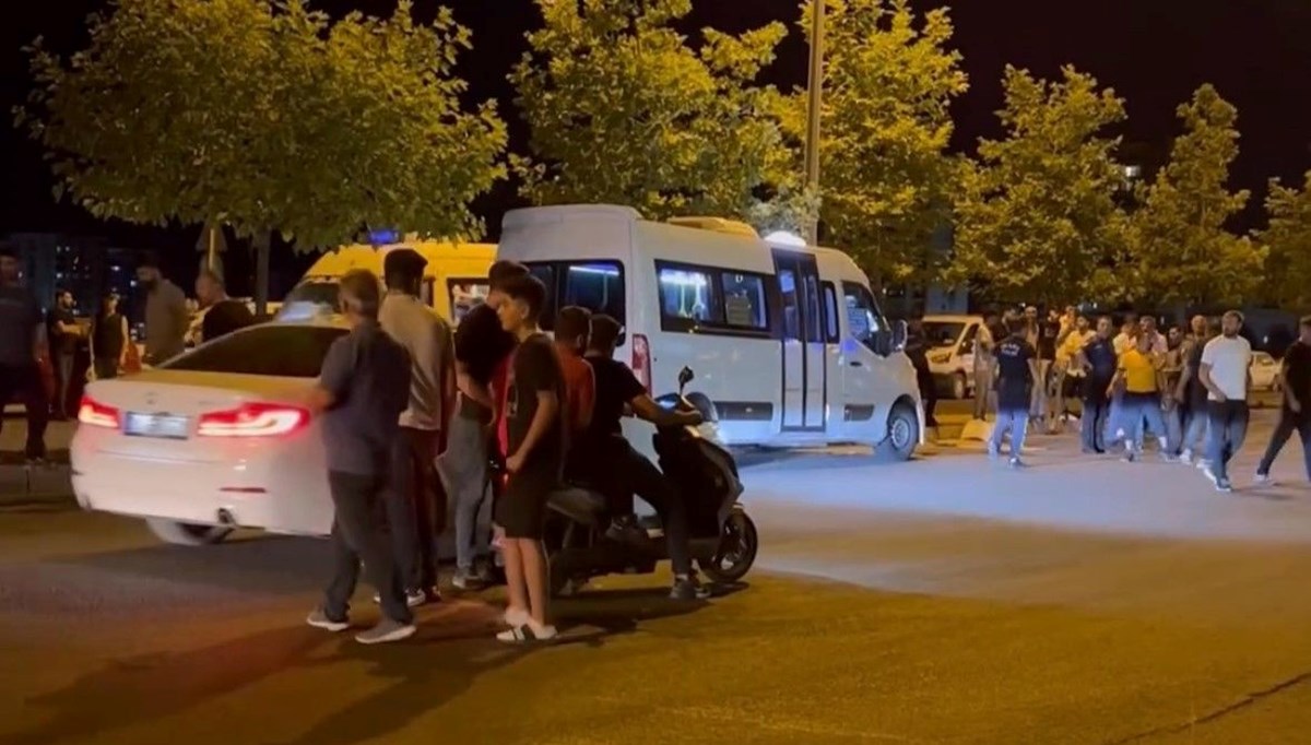 Diyarbakır'da minibüs yayalara çarptı: 1 ölü, 1 ağır yaralı