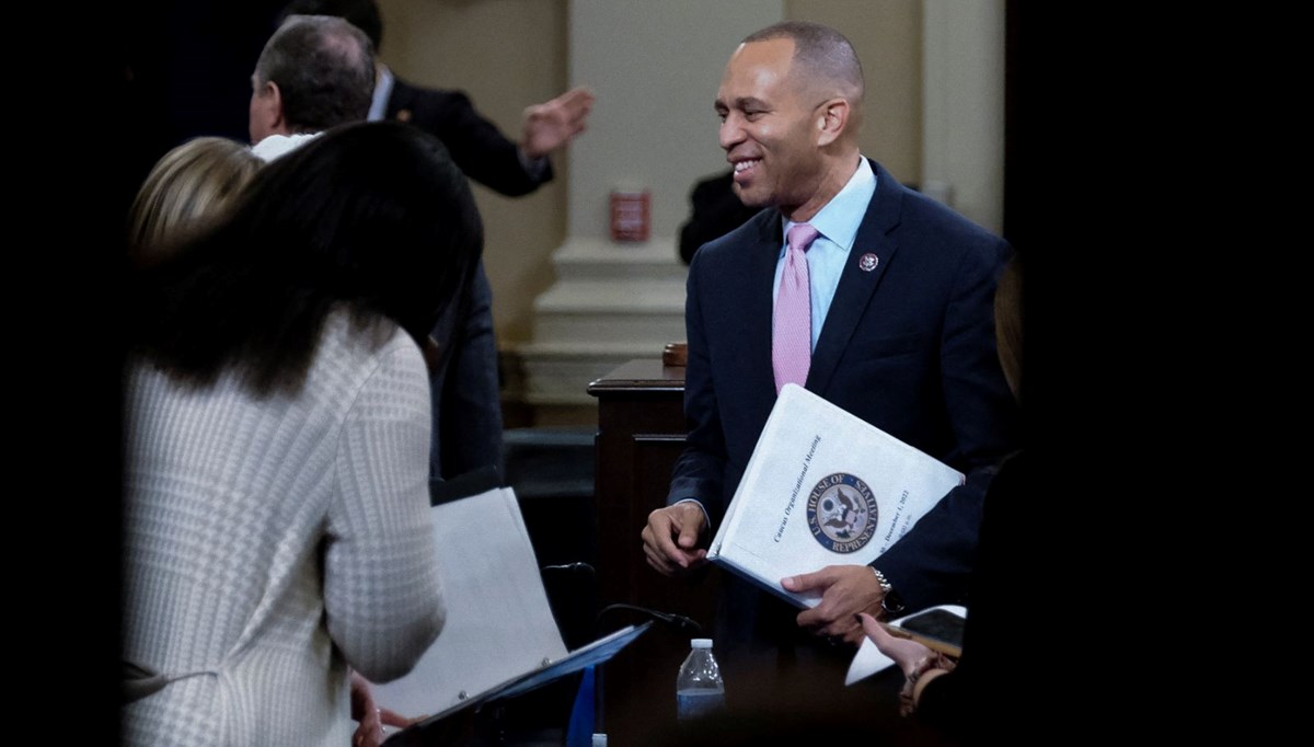 ABD Temsilciler Meclisi'nde ilk: Siyahi Hakeem Jeffries, Demokratların yeni lideri oldu