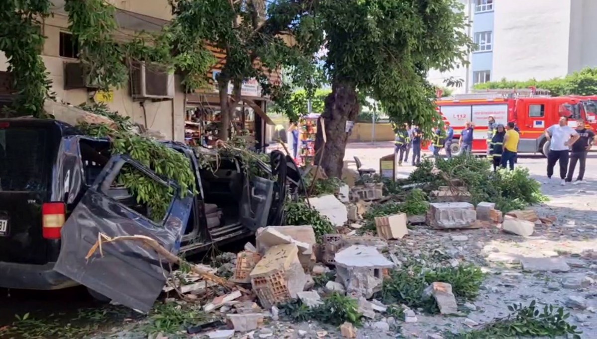 Hatay'da 2 katlı binada patlama