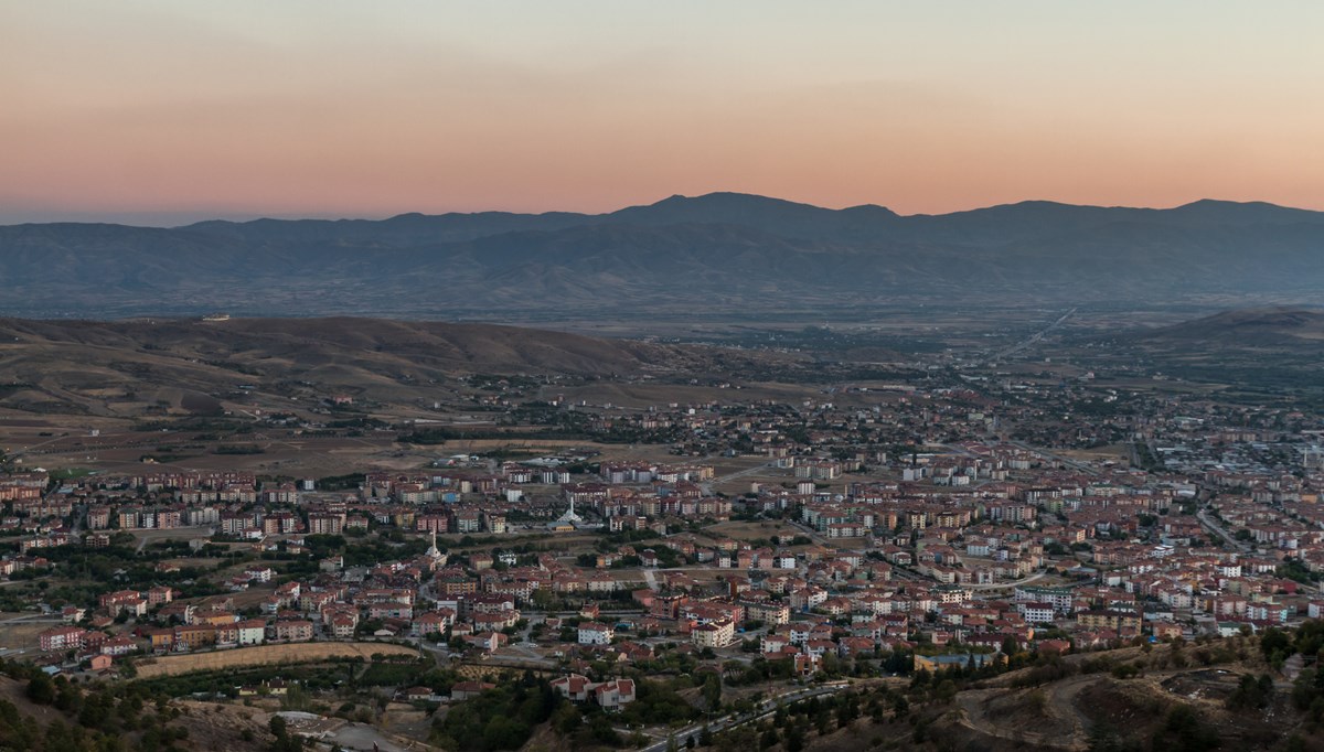 Elazığ'da iki ayrı silahlı kavgada 2 kişi yaralandı