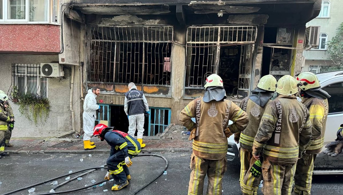 İstanbul'da iş yerinde çıkan yangın, evlere de sıçradı: Ölü ve yaralılar var