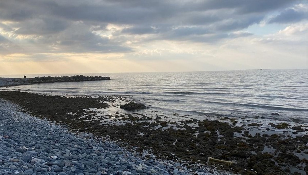 Hatay'da denize giren genç kayboldu