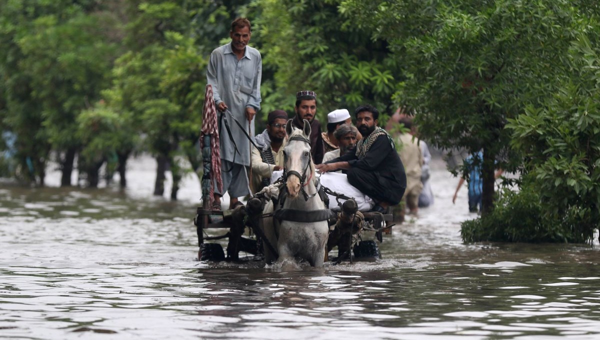 Pakistan'da 44 yılın yağış rekoru: 6 kişi hayatını kaybetti