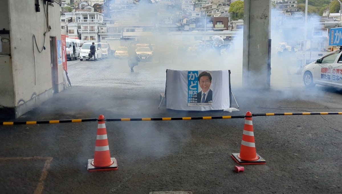 Japonya Başbakanı Kishida'ya sis bombası fırlatıldı