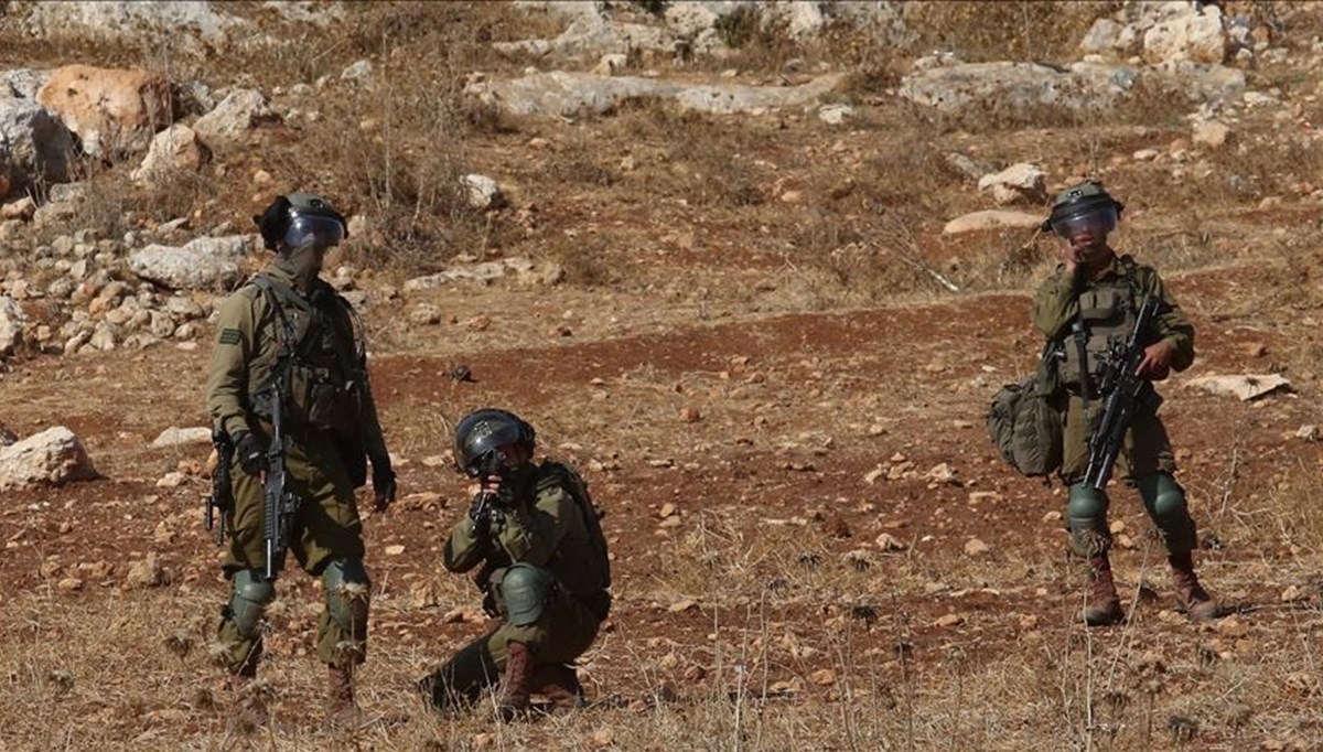 İsrail askerleri, Nablus baskınında camiye sığınan Filistinlileri hedef aldı