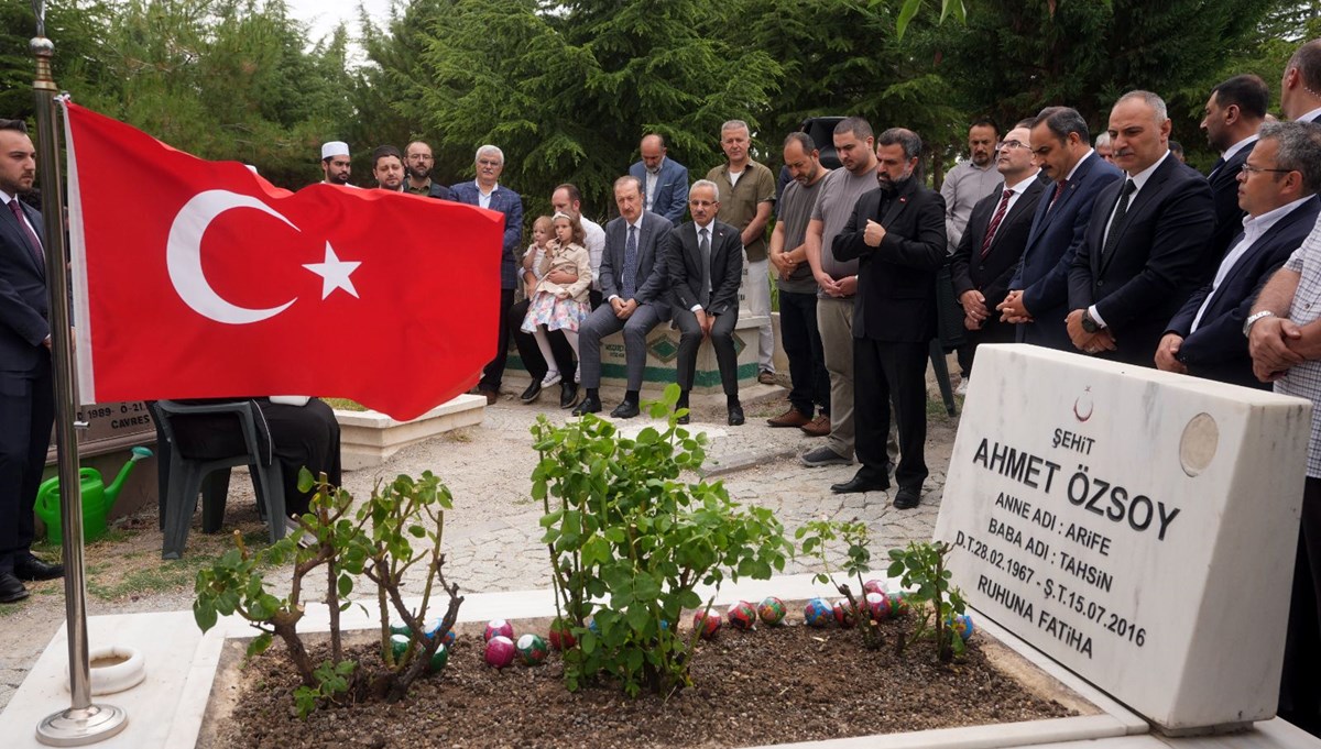 Bakan Uraloğlu, 15 Temmuz şehidi Ahmet Özsoy için düzenlenen anma törenine katıldı