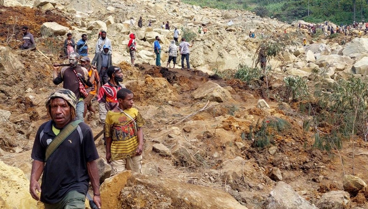 Papua Yeni Gine'de heyelan: 2 binden fazla kişi toprak altında