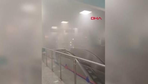 İstanbul'da metroda yangın