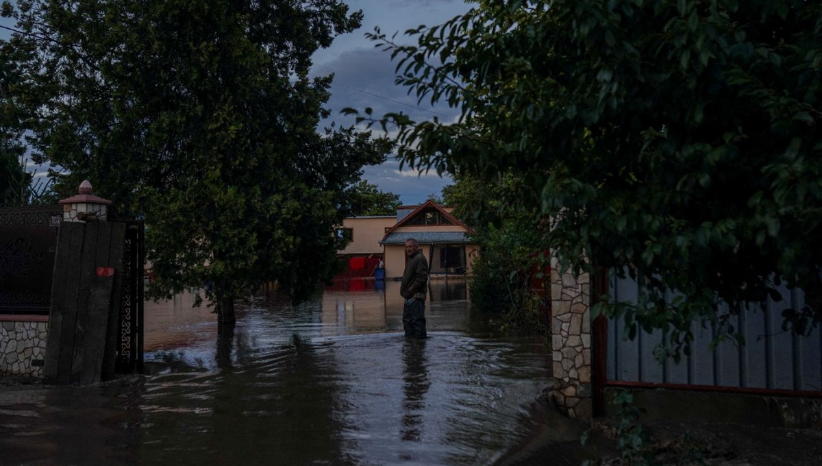 Romanya'da sel felaketi: 4 kişi öldü, binlerce ev sular altında