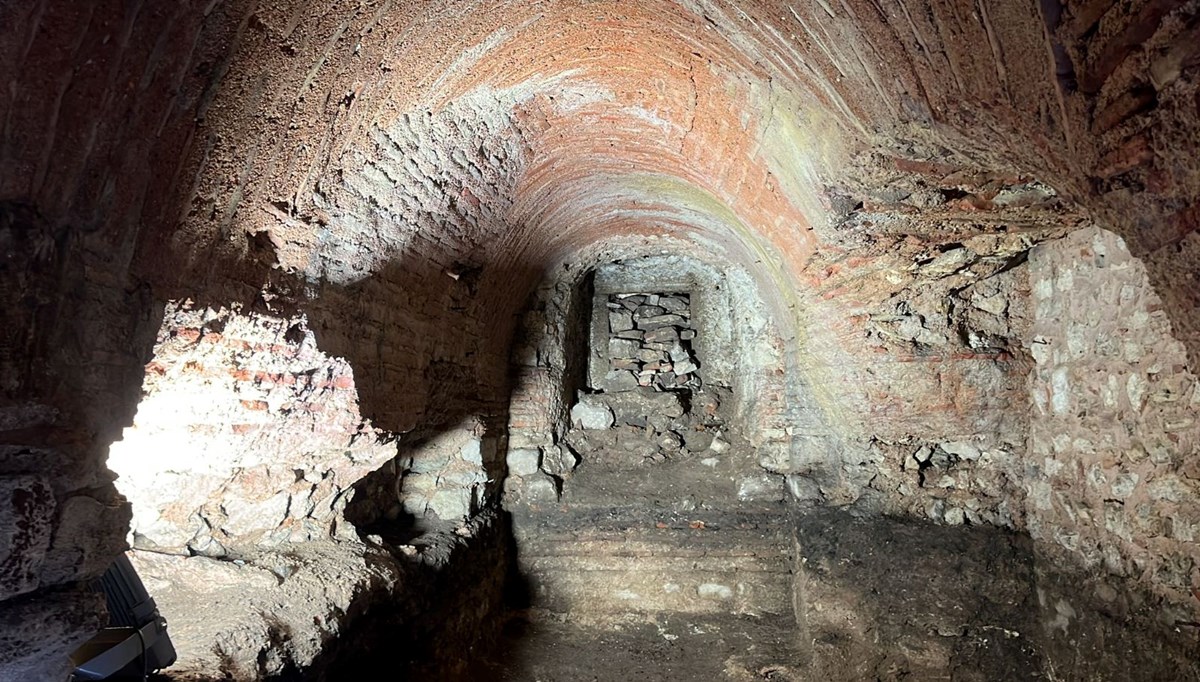 İstanbul'da bin 500 yıllık yeraltı dehlizi bulundu