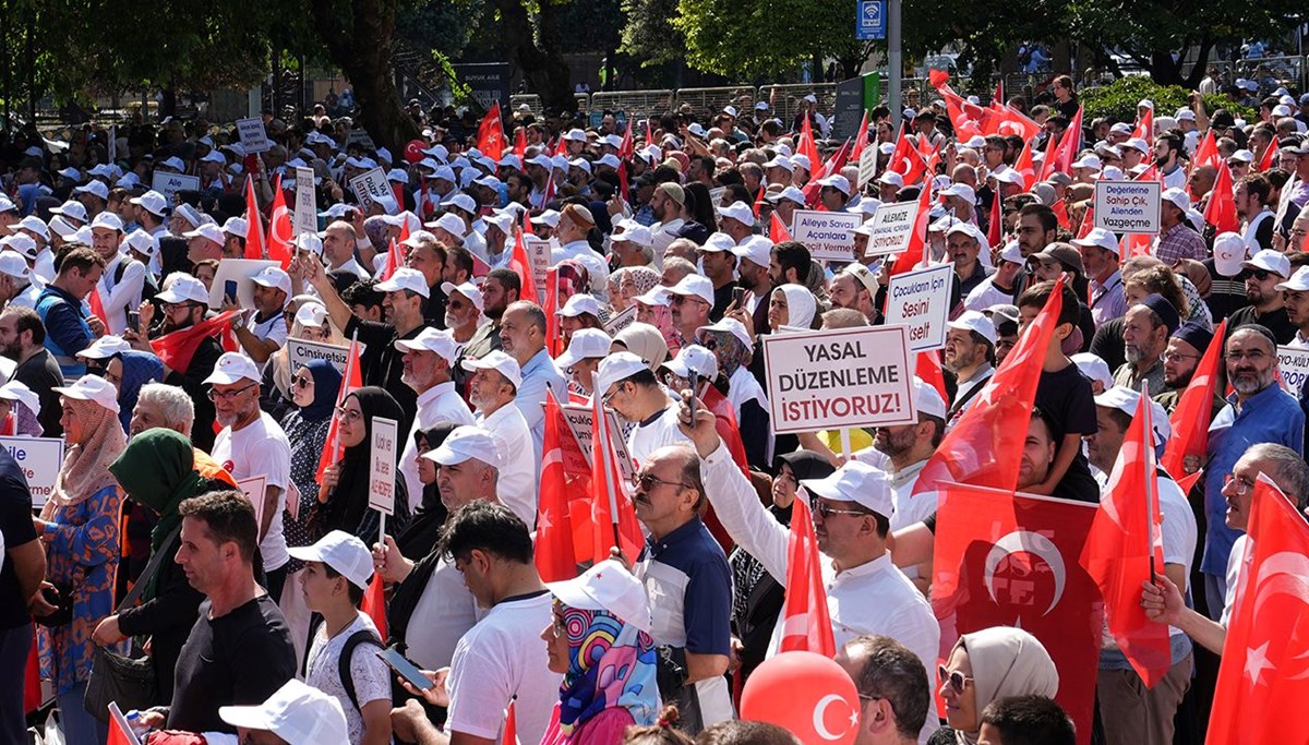 İstanbul'da LGBT karşıtı miting