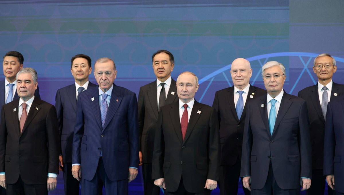 Cumhurbaşkanı Erdoğan Astana'da: Liderler aile fotoğrafında bir araya geldi