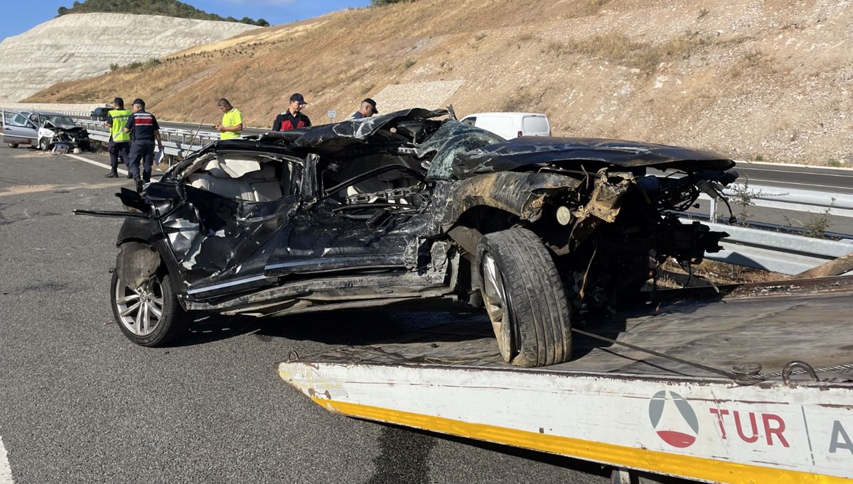 İstanbul-İzmir Otoyolu'nda zincirleme kaza: 2 ölü, 7 yaralı