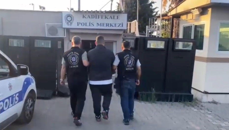 İzmir'de şafak operasyonu: 149 gözaltı